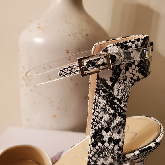 🔥Jessica Simpson White Hadiya Pumps - Picture 10 of 16